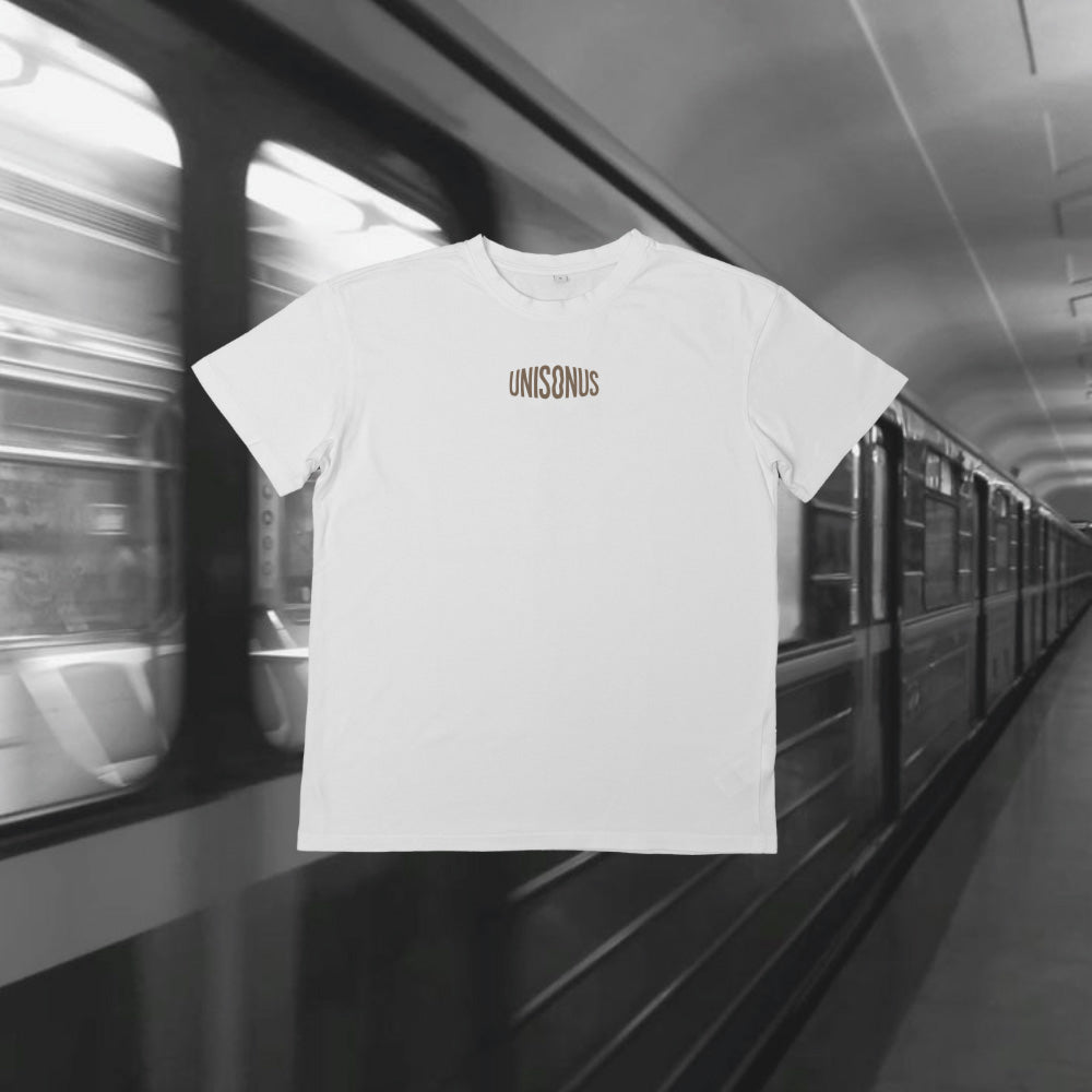 T-Shirt Unisex - She is mad but she is magic